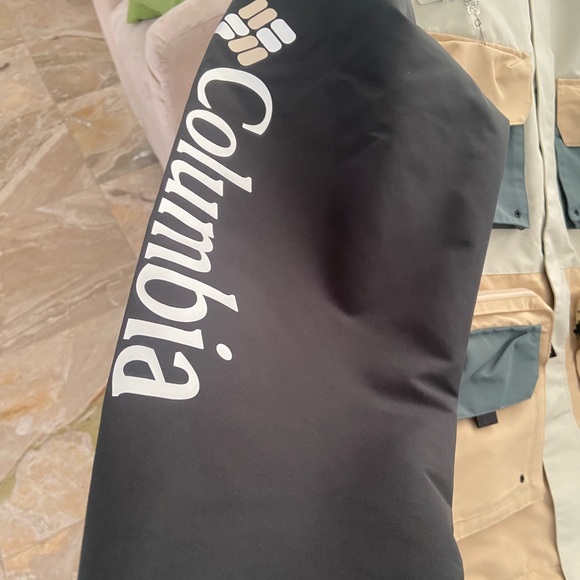 Kith Columbia Madison Jacket size L - Picture 2 of 8